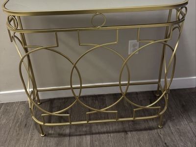 Gold Entry Table