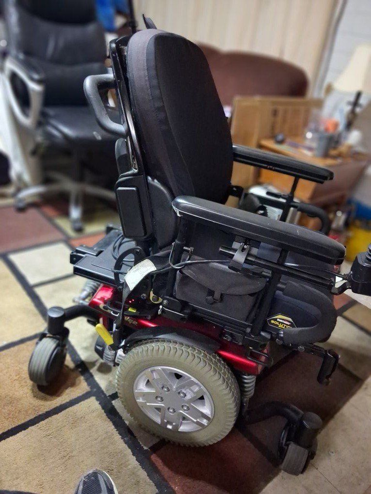 Power Chair Quatum  Edge