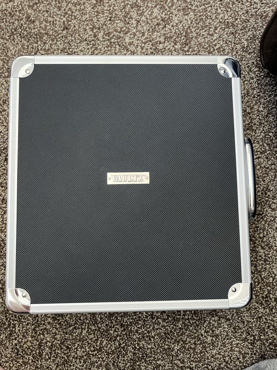 Main image 3