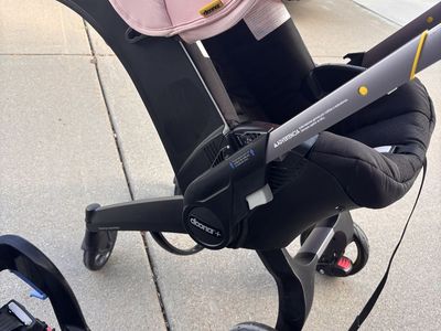 Doona Car Seat + Latch Base