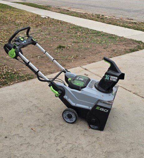 EGO snow blower with 2 x 5AH batteries / charger