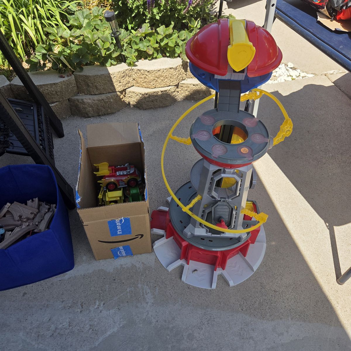 Paw patrol with cars and characters