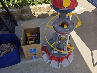 Paw patrol with cars and characters