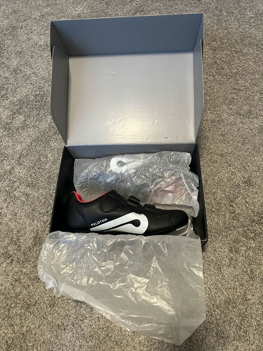 Pelaton Cycling Shoes New size 46 Mens