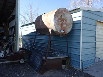 500 gal. Fuel Tank with Stand