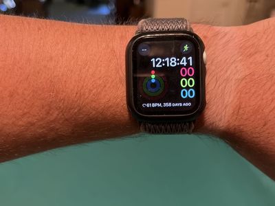 Apple Watch Series (GPS) - Black/Space Gray with Sport Loop Band, (Size unknown)