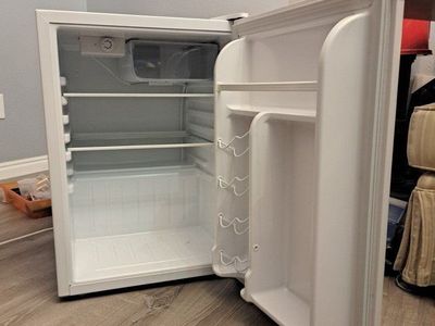 Magic chef mini fridge