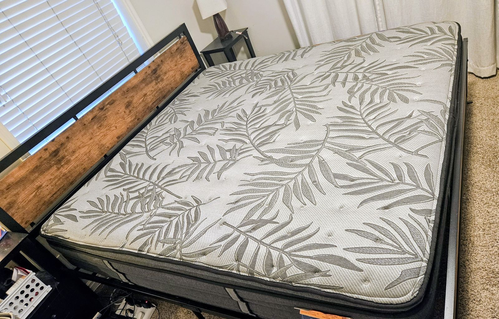 King Size Mattress - Sealy Posturepedic 14" Firm plush Mattress $300