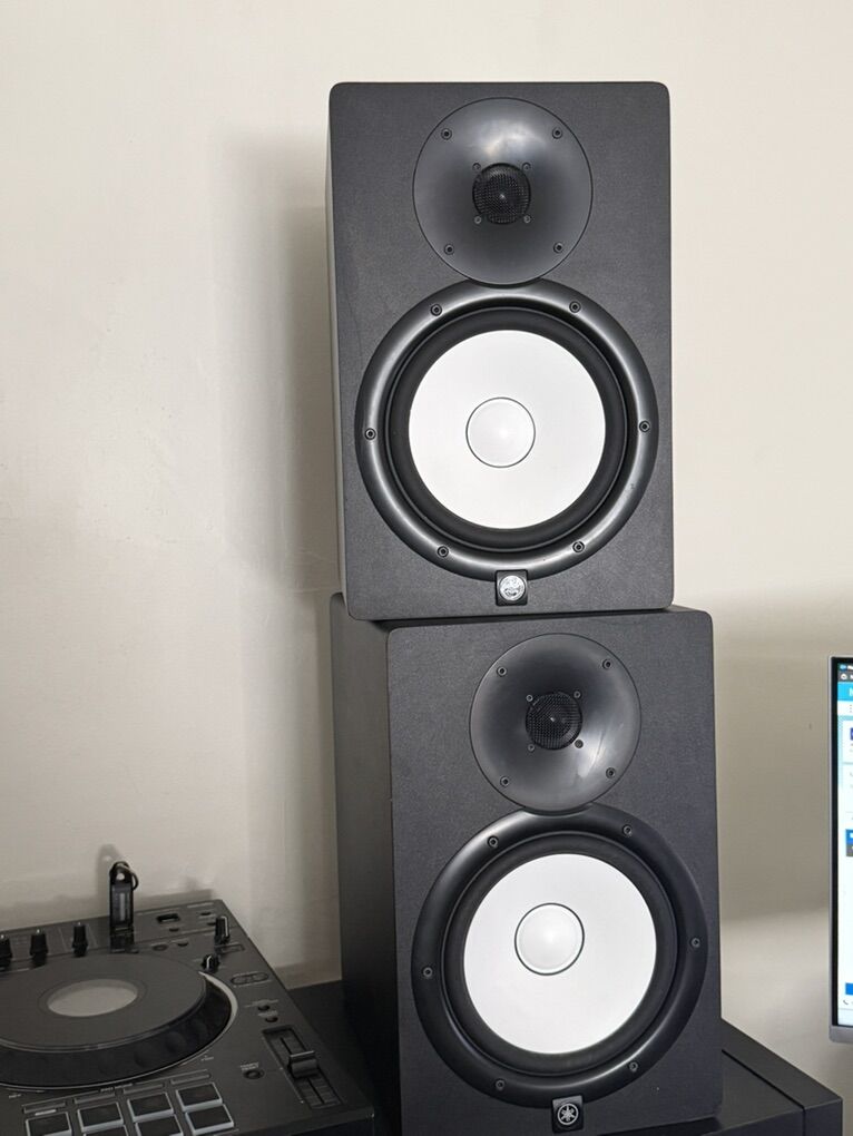 Yamaha HS8 8-inch Powered Studio Monitor Pair