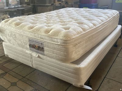 Full size bed