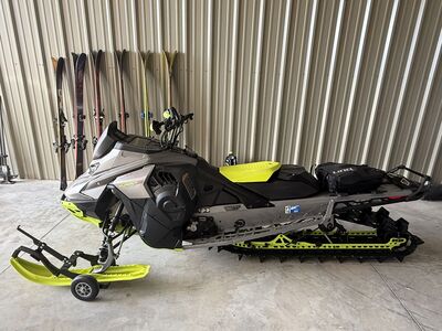 2023 Ski Doo Summit X Expert 165 850 Turbo 3”