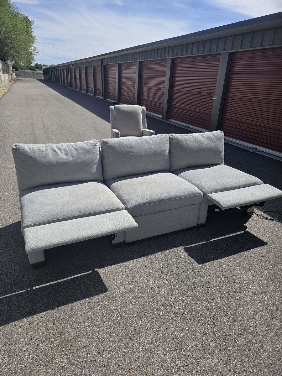 Thomasville 3 piece power recliner