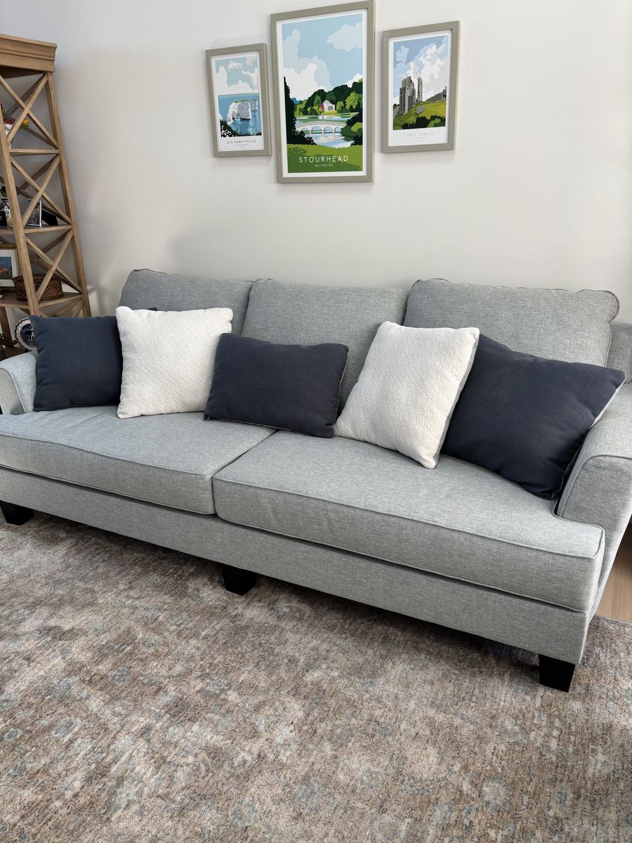 Sofa set pristine condition