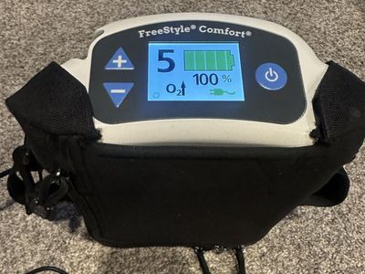 Caire FreeStyle Comfort Portable Oxygen Concentrator with AC Adapter & Carry Bag