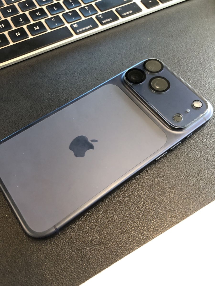 17 Pro Max 256gb AT&T Locked