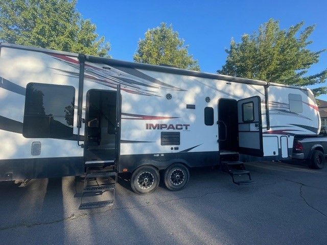 2016 Keystone Impact 311 5th Wheel Toy Hauler