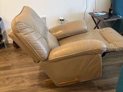 Large Tan leather Lazy boy