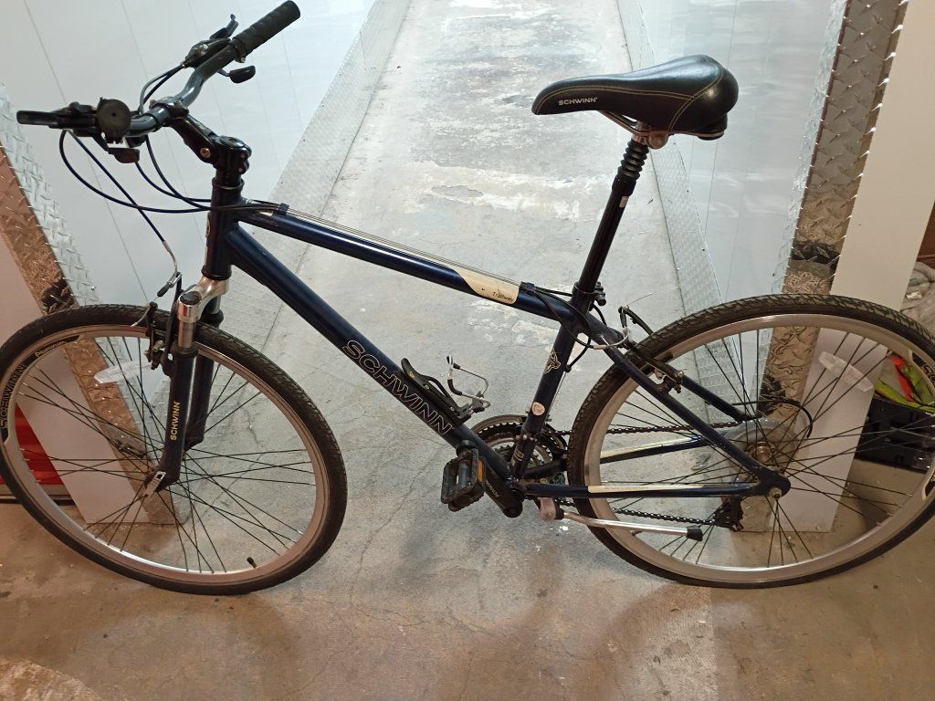 700C Schwinn Trailway Men's Hybrid Bike - NEW CONDITION