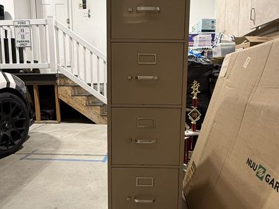 4 drawer filing cabinet with keys