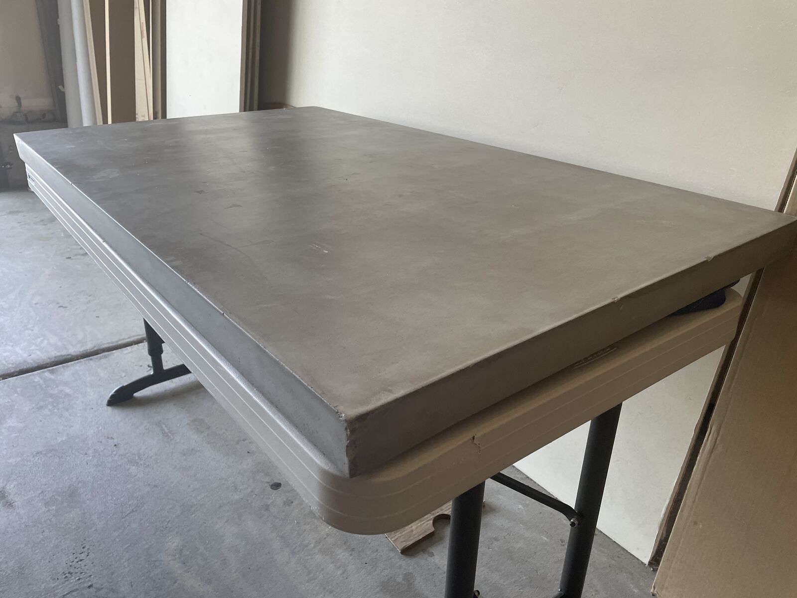 Concrete countertop 48"x28"x2"