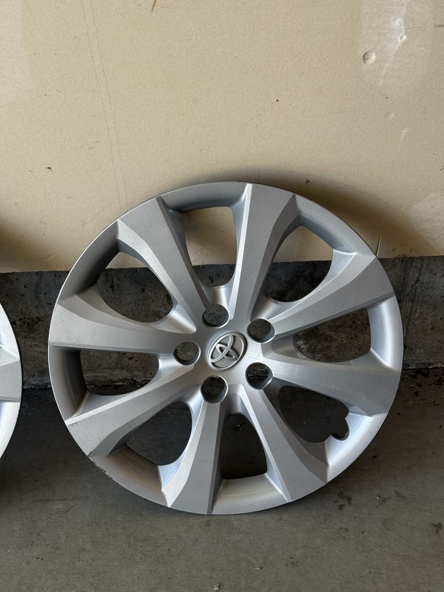 Toyota OEM 16-inch Silver Hubcaps / Wheel Covers (Set of 3) - Used, Good Condition