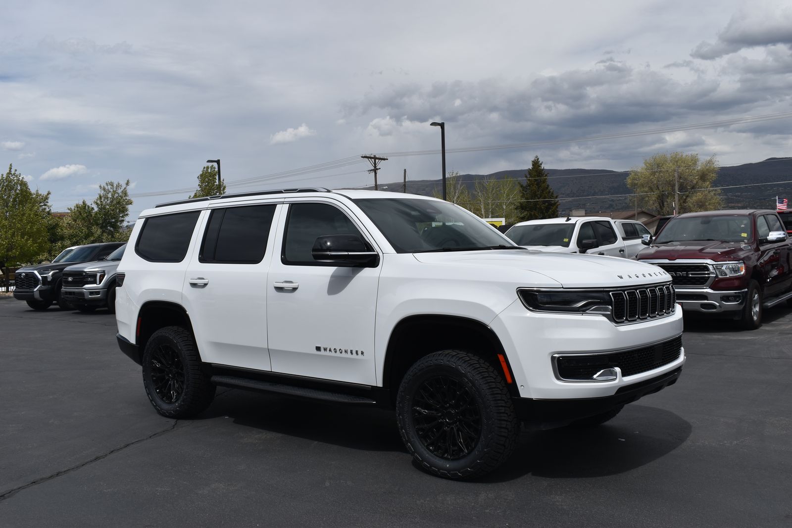 2025 Jeep Wagoneer Base