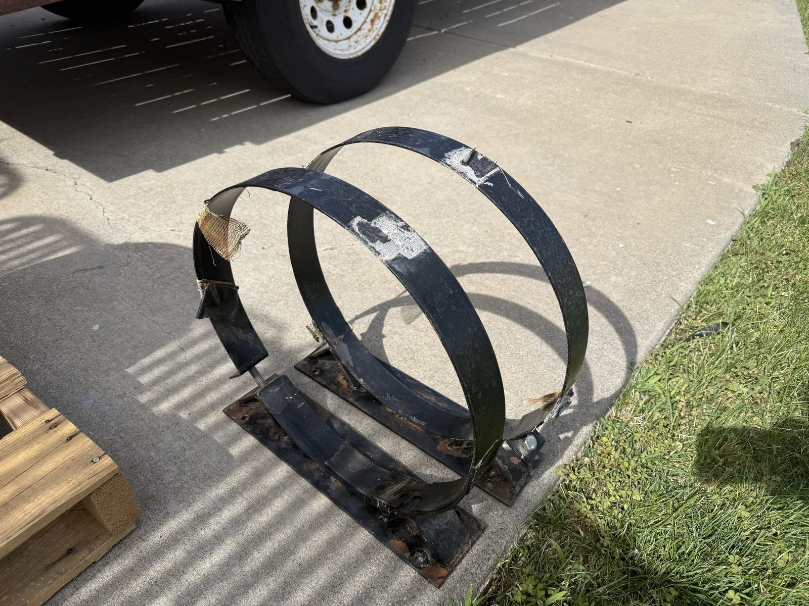 Compressed natural gas tank
