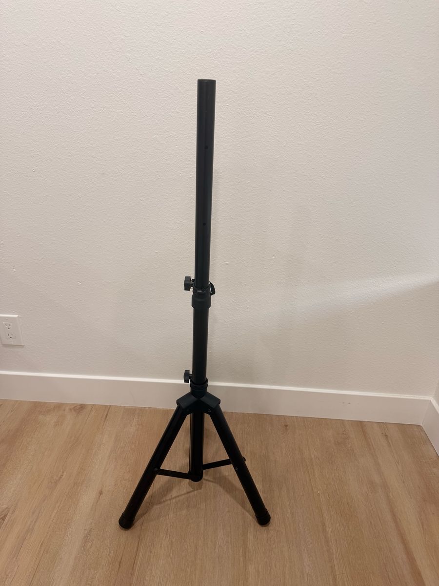 Main image 3