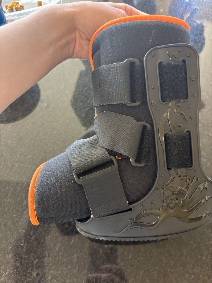 Childrens Boot For Broken Leg
