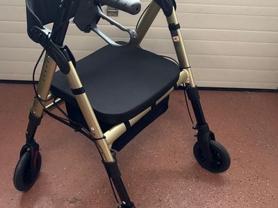 BARIATRIC Collator Walker gold. Carries 450lbs