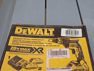 DeWalt drywall screw gun