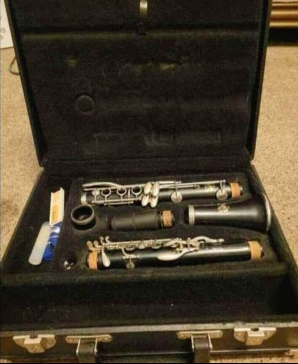Vito Clarinet with Warranty