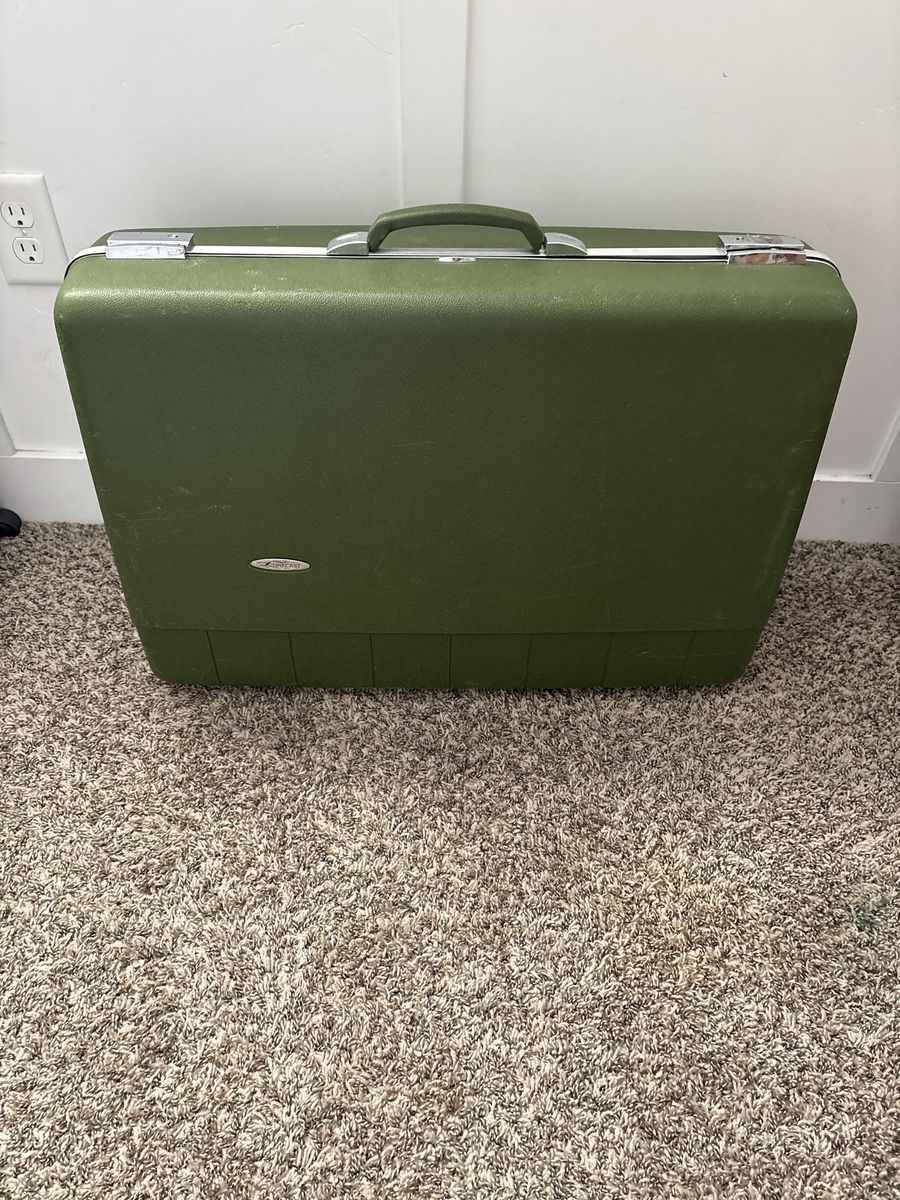 Vintage Green Hard Shell Suitcase Luggage with Silver Latches