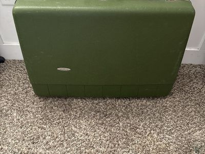 Vintage Green Hard Shell Suitcase Luggage with Silver Latches