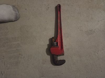 14-Inch Drop Forged Steel Pipe Wrench - Red