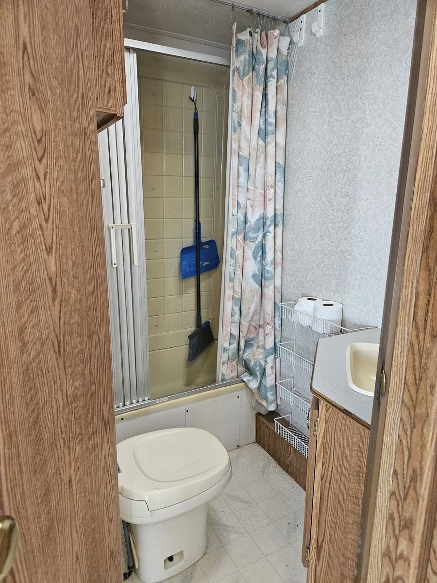 Main image 8