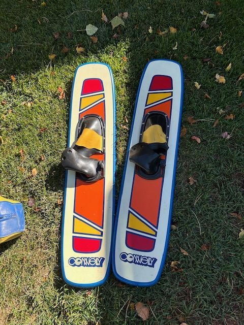 Short Waterskis with Bag