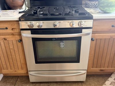 Gas stove