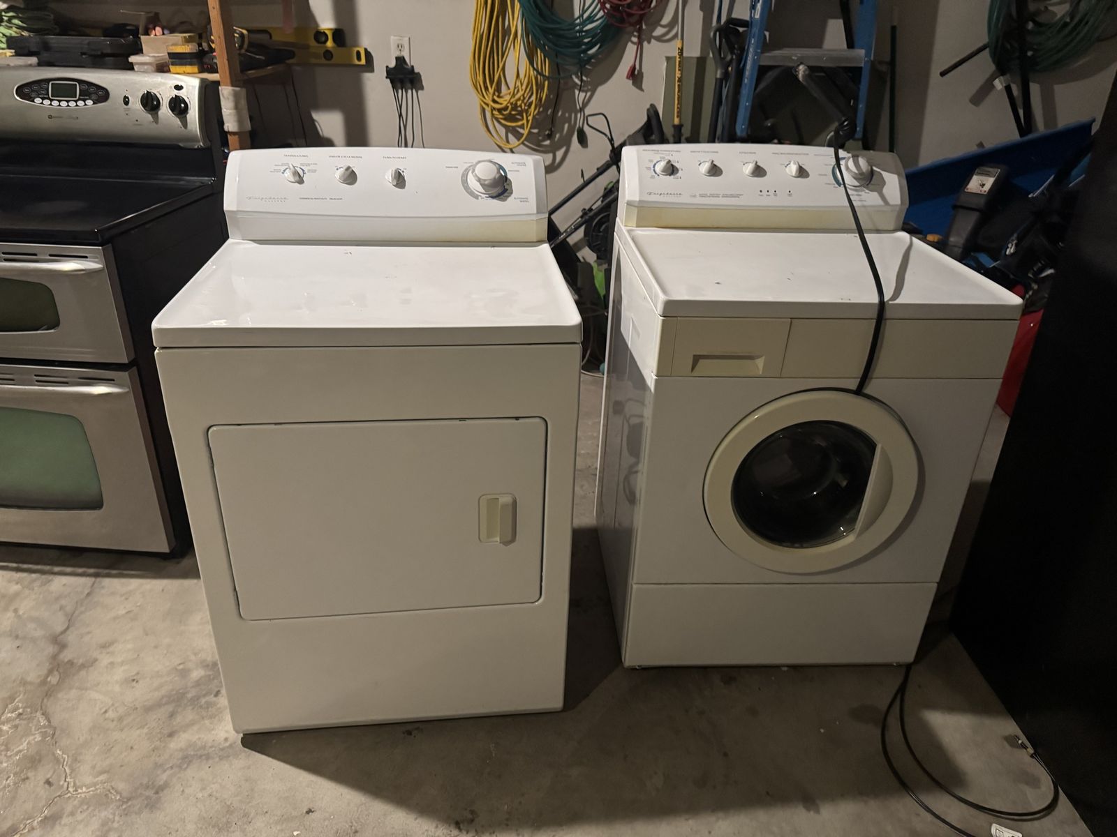 Frigidaire White Washer and Dryer Set