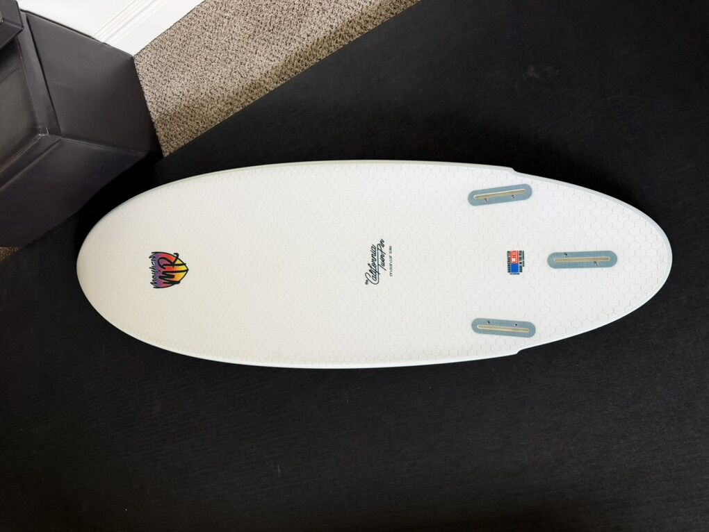 LibTech Surfboard - 5'9 32 L Twin Pin