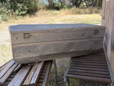 Diamond Plate Aluminum Truck Bed Tool Box - Durable Storage for Truck