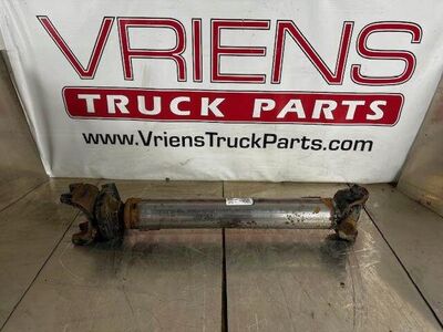 Peterbilt 367 Rear Driveshaft for a Spicer 817099-2900