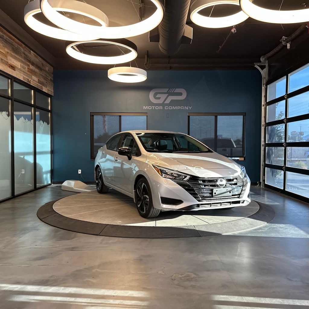 2024 Nissan Versa SR