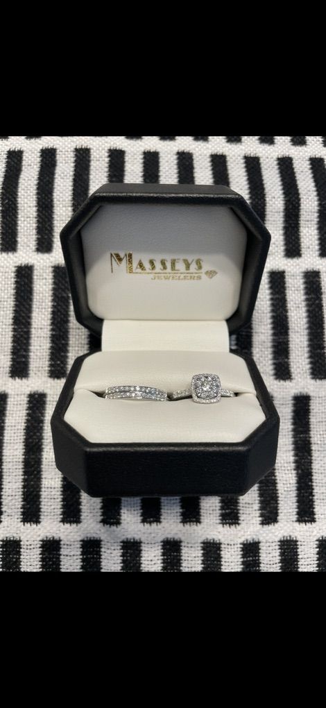 Natural Diamond Enagagement Ring Set