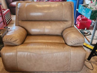 Leather, oversized, wide-seat power recliner
