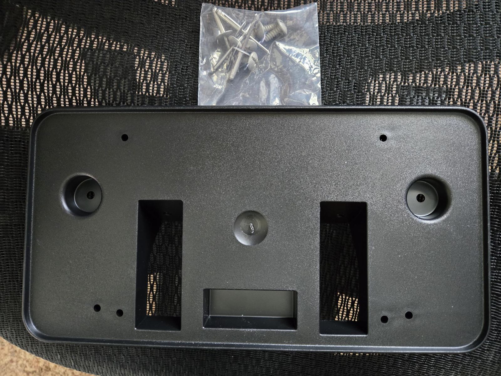 GM Front License Plate Assembly