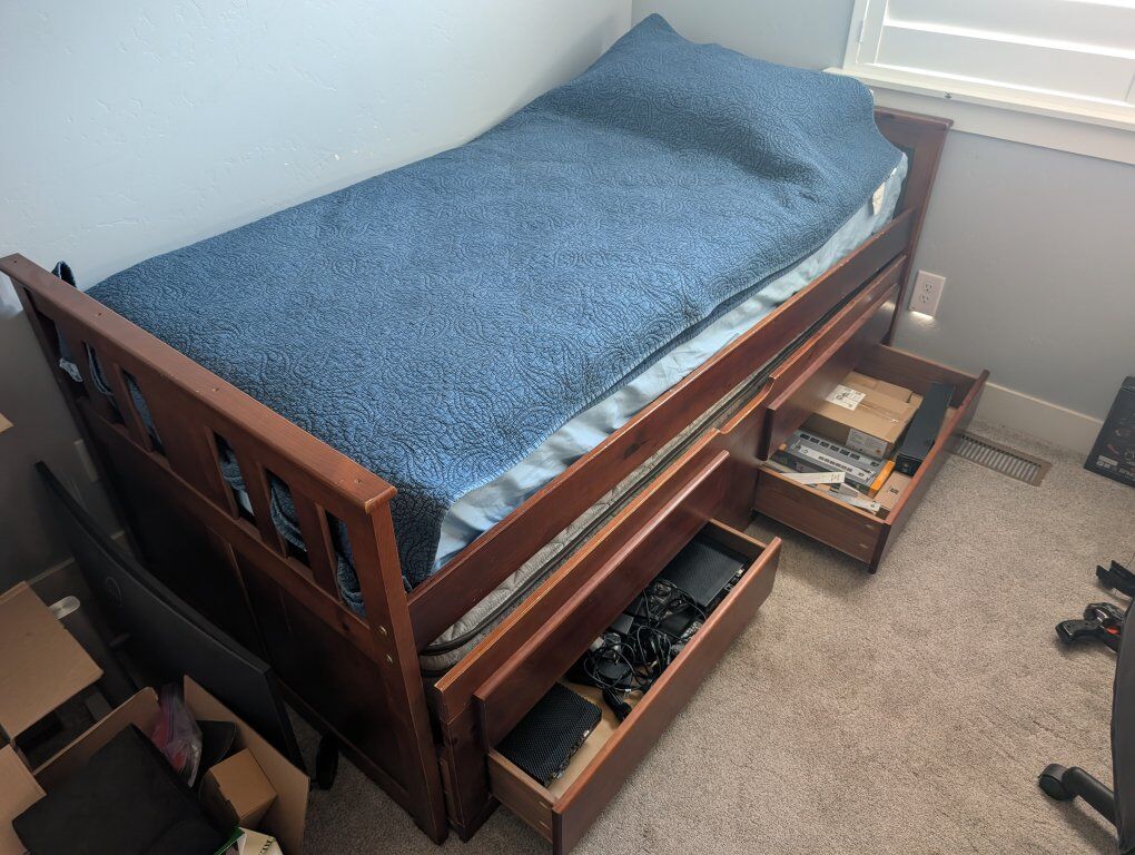 Twin bed, trundle bed