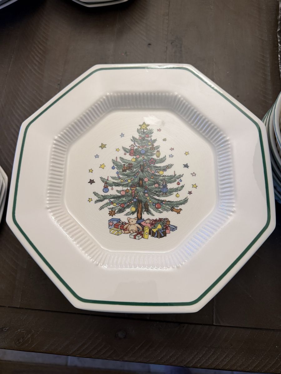 Nikko “Christmastime” Christmas China Set – Japan – 20+ Pieces