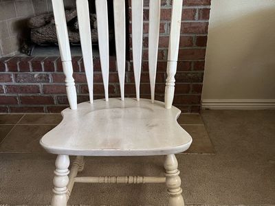 Vintage Off-White Distressed Wooden Dining Chair with Arrowback Spindles
