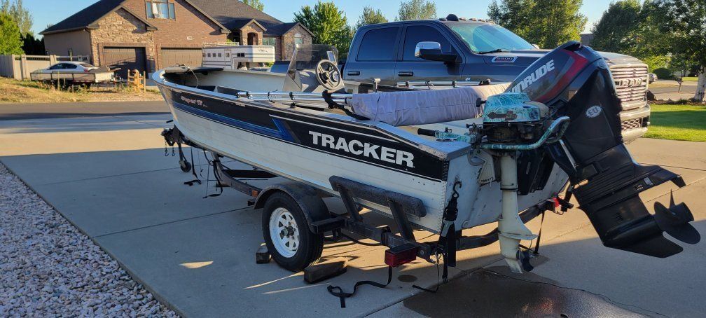 1992 Tracker Deep V 17